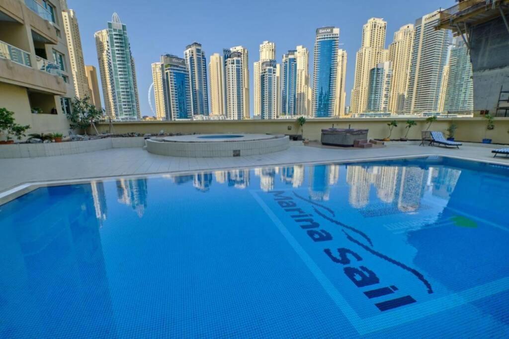 Lovely 1-Bedroom Apartment In The Heart Of Dubai Marina Zewnętrze zdjęcie