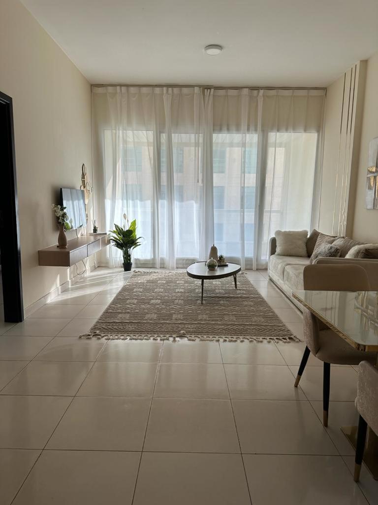 Lovely 1-Bedroom Apartment In The Heart Of Dubai Marina Zewnętrze zdjęcie